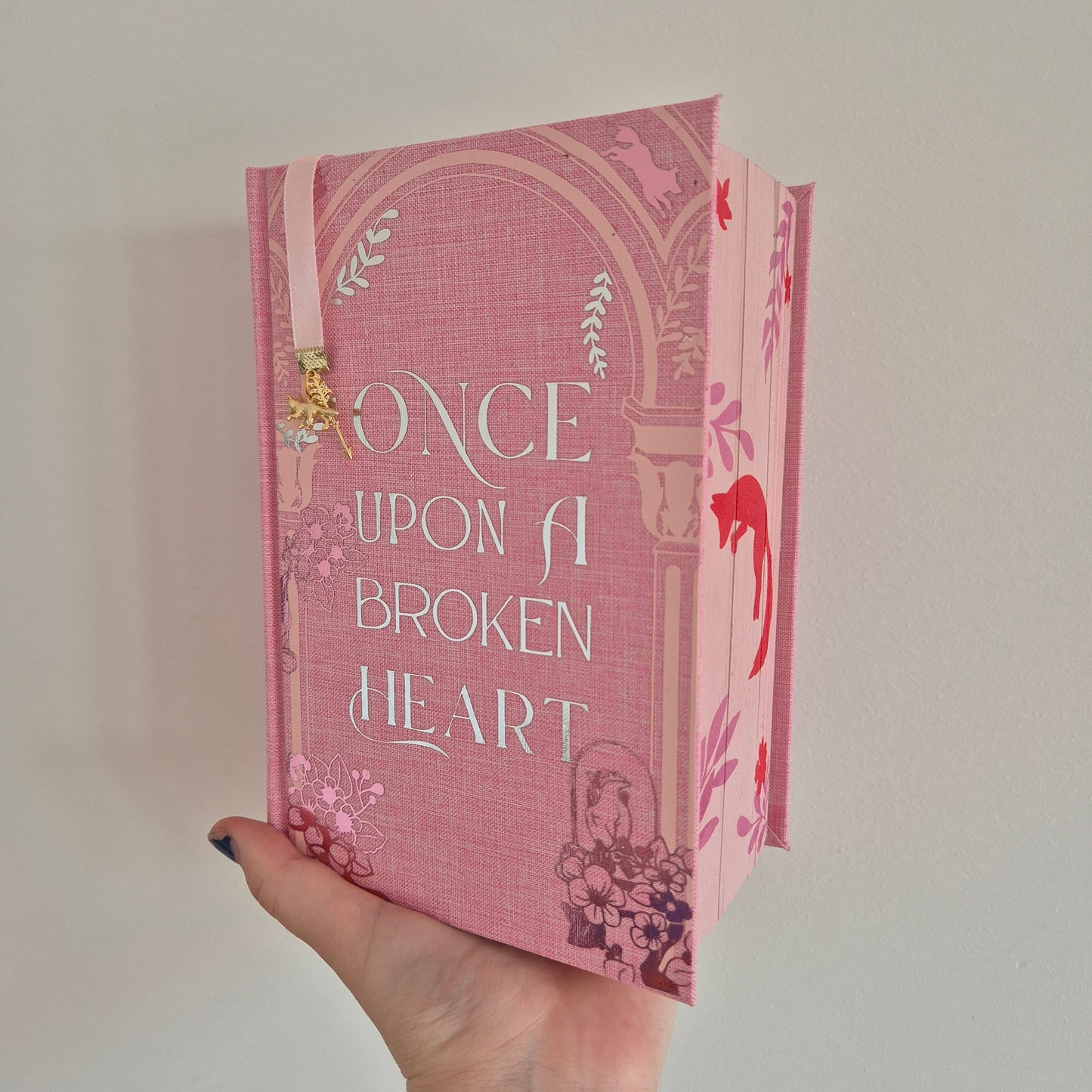 Once Upon A Broken Heart Omnibus - With sprayed edges