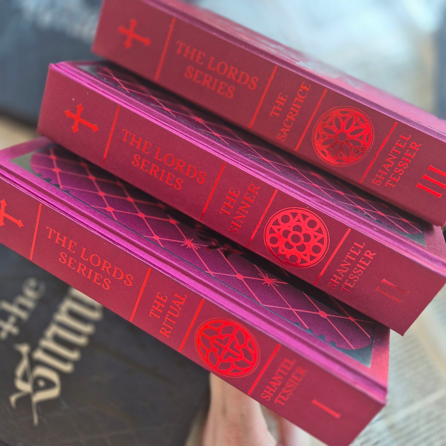 The L.O.R.D's Series with sprayed edges