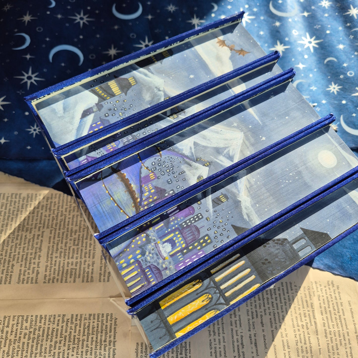 ACOTAR Velaris - Hand Painted Edges Rebound Set 1 of 1