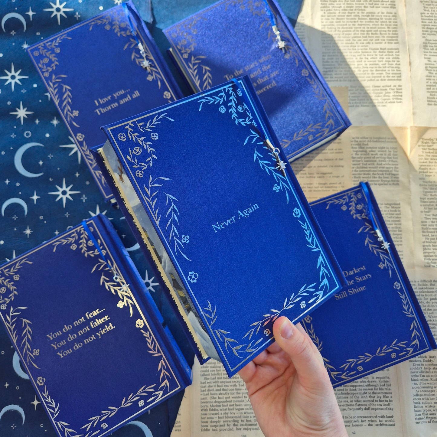 ACOTAR Velaris - Hand Painted Edges Rebound Set 1 of 1