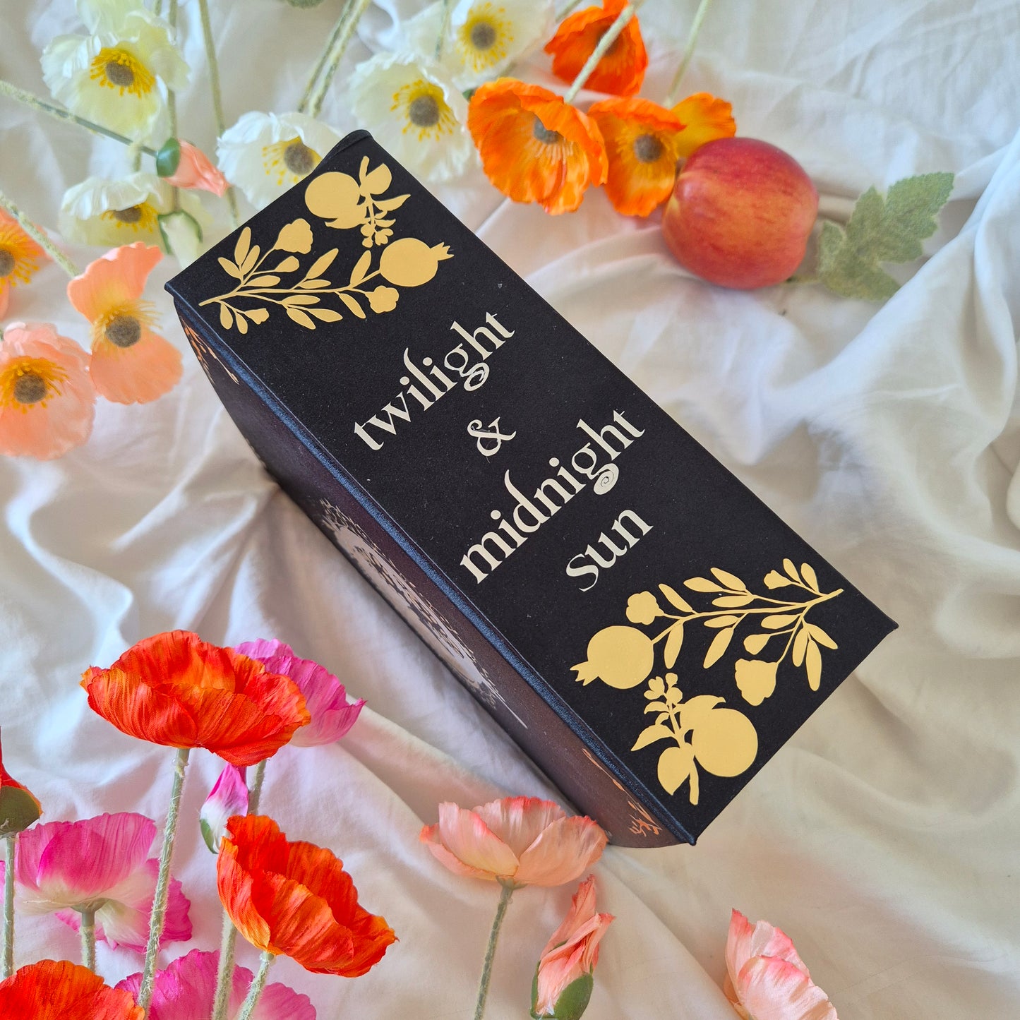 A Tandem Read of Twilight and Midnight Sun