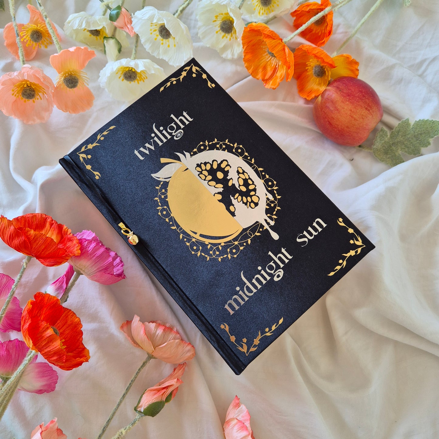 A Tandem Read of Twilight and Midnight Sun