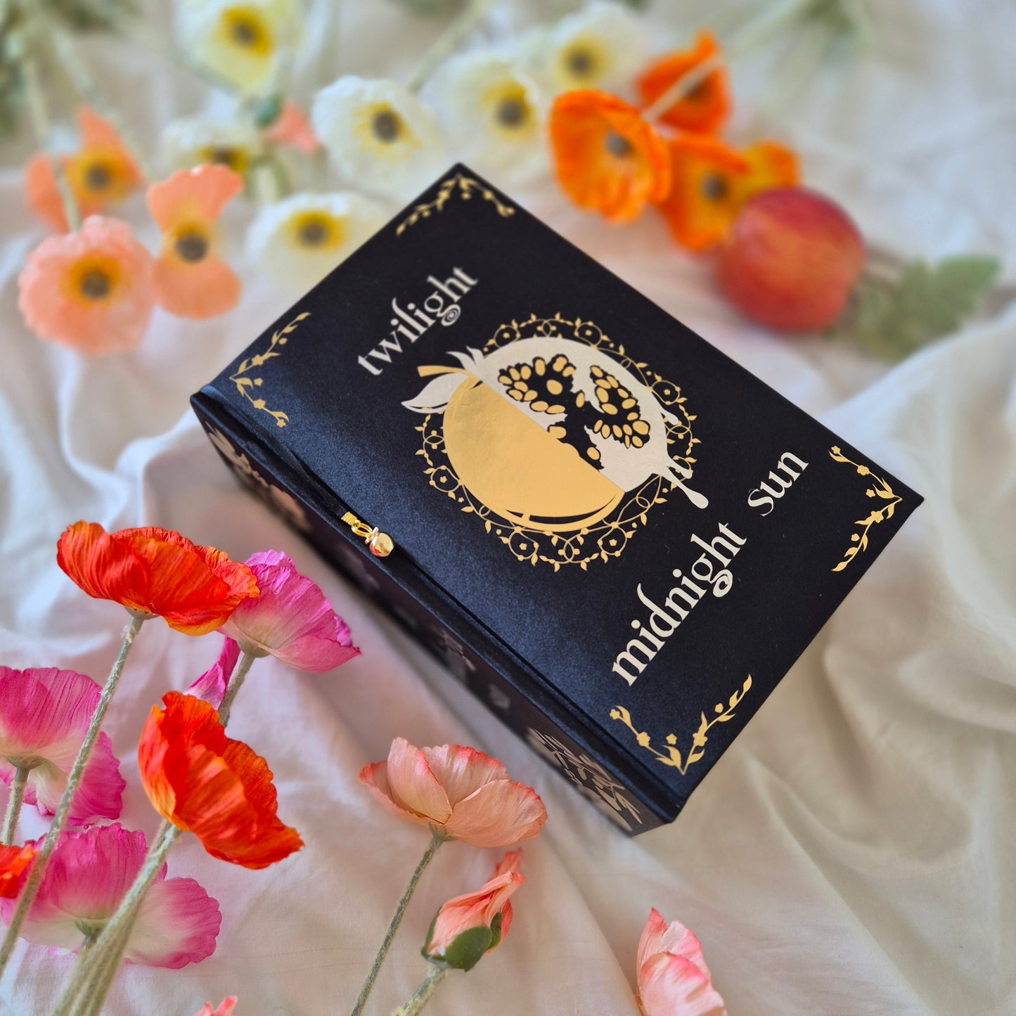 A Tandem Read of Twilight and Midnight Sun