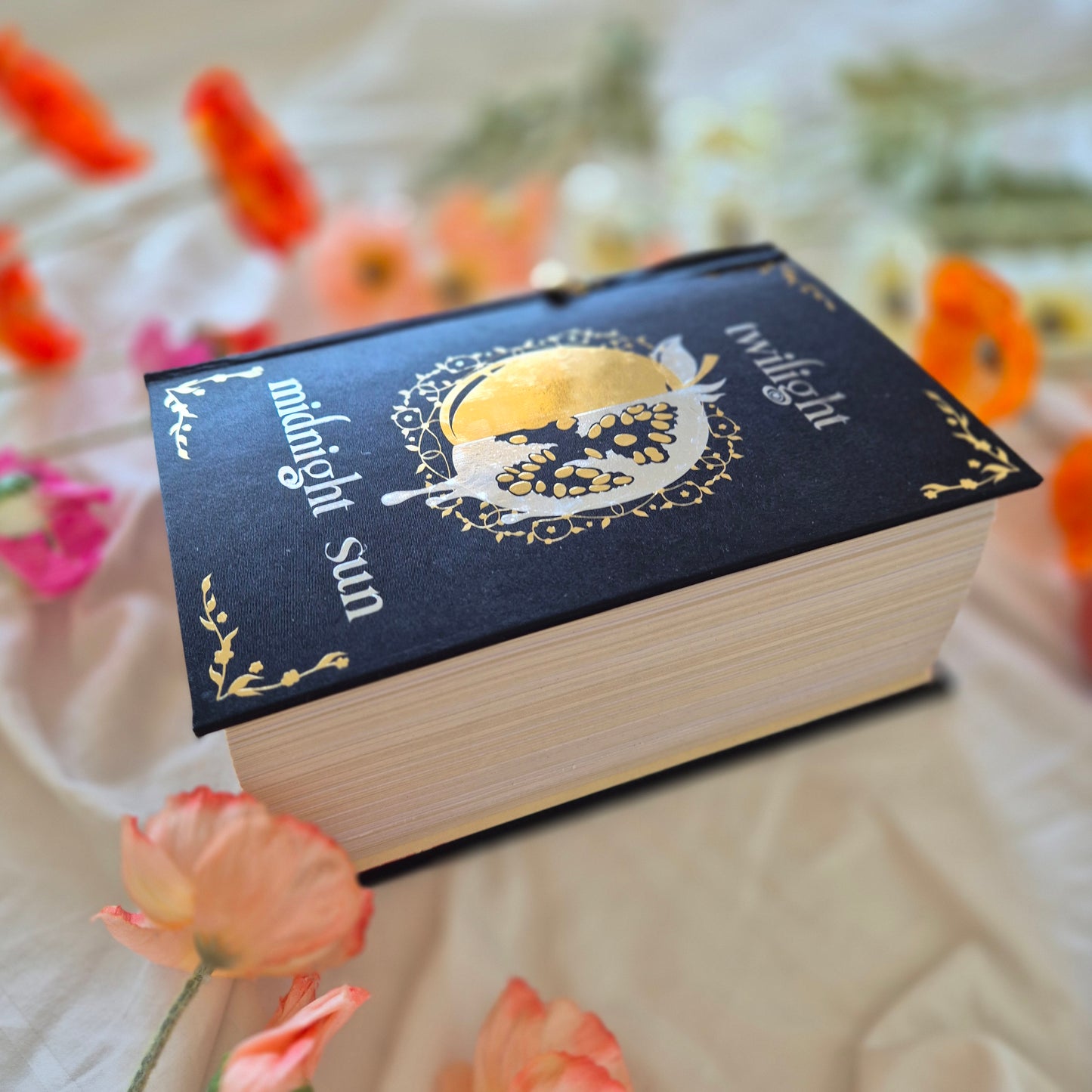 A Tandem Read of Twilight and Midnight Sun