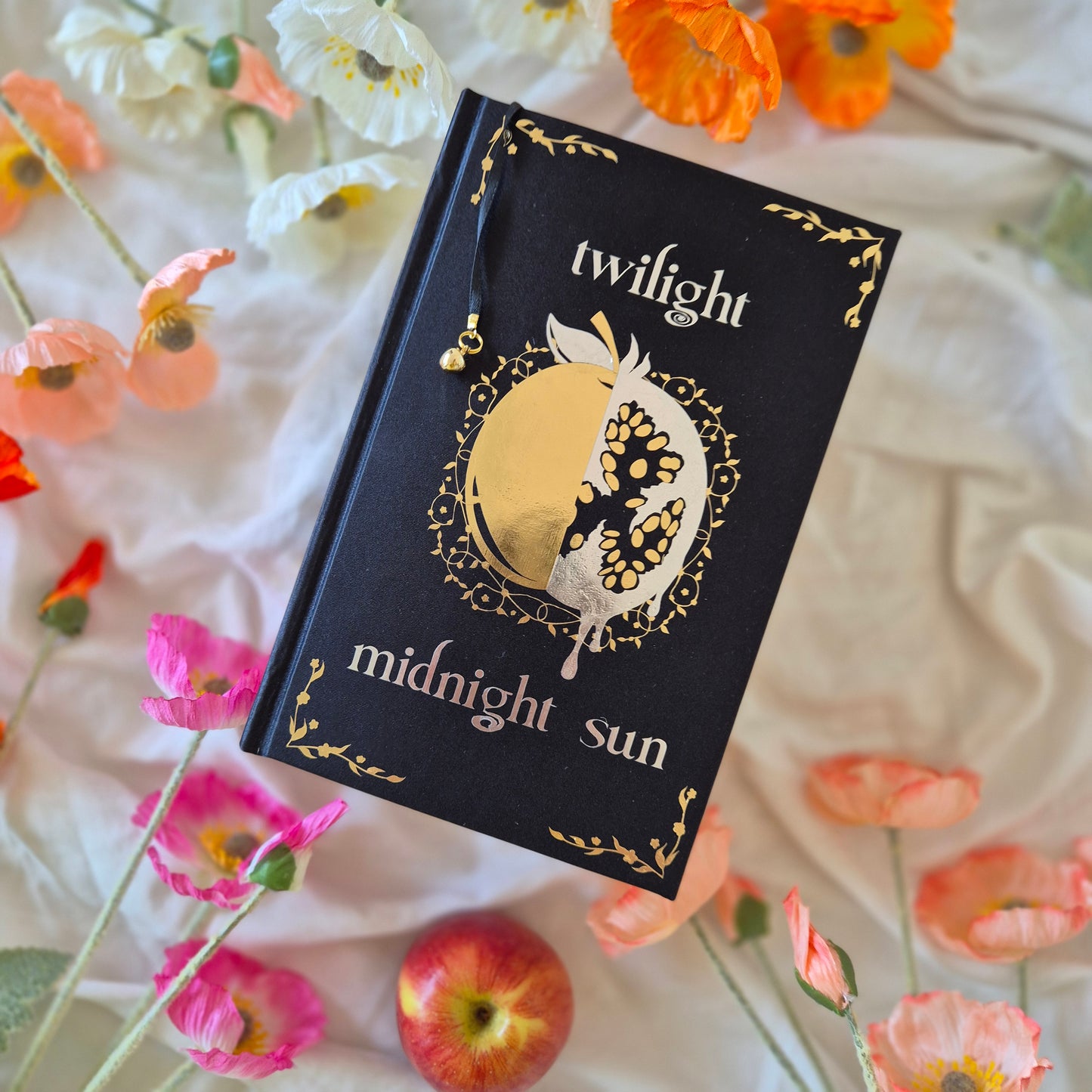 A Tandem Read of Twilight and Midnight Sun