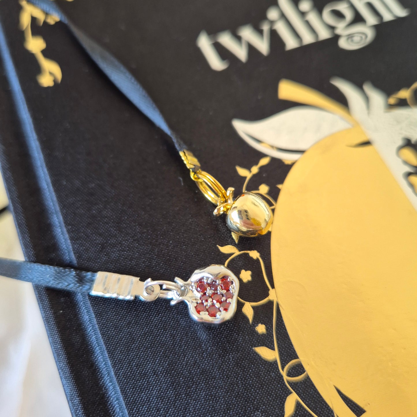 A Tandem Read of Twilight and Midnight Sun