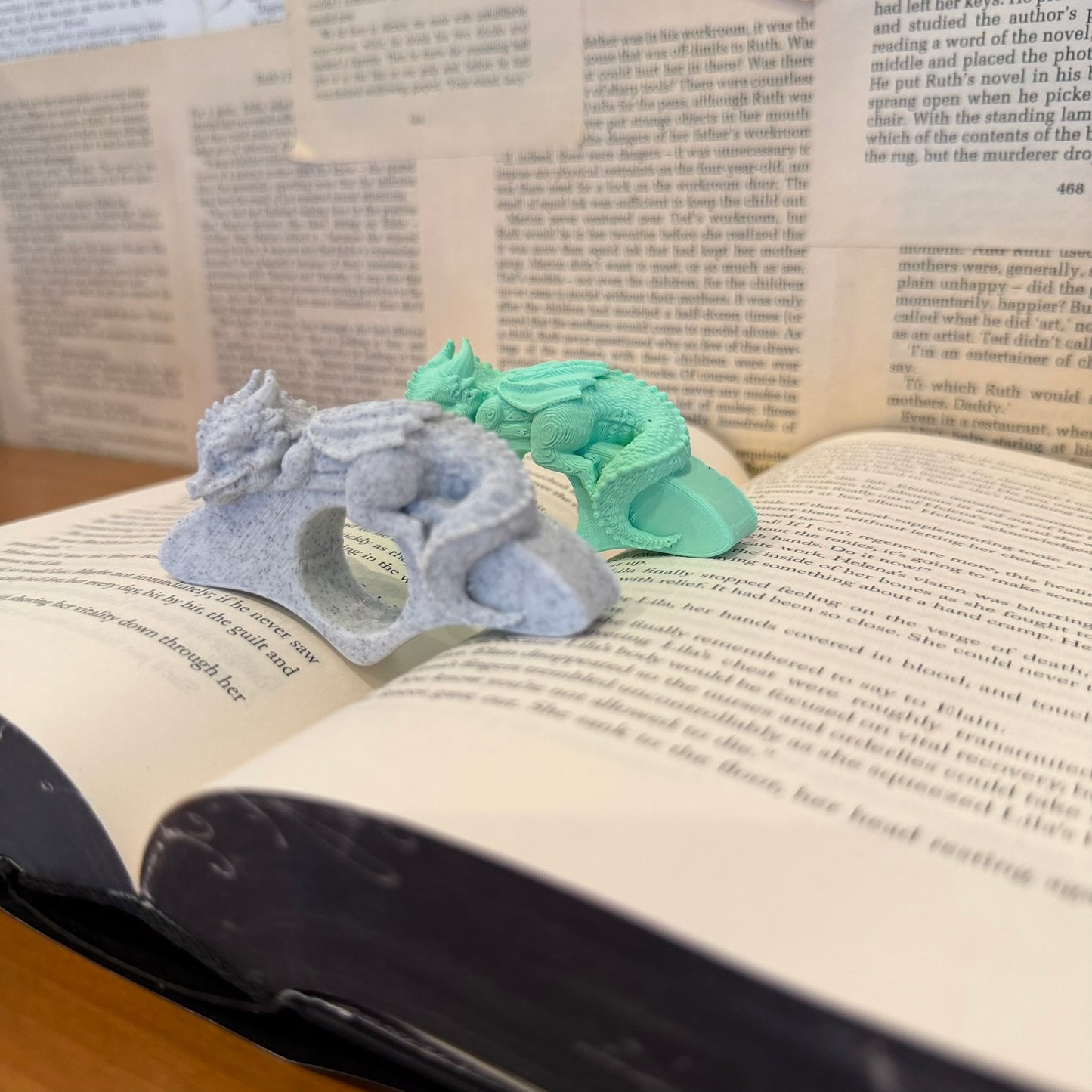 Dragon Page Holder