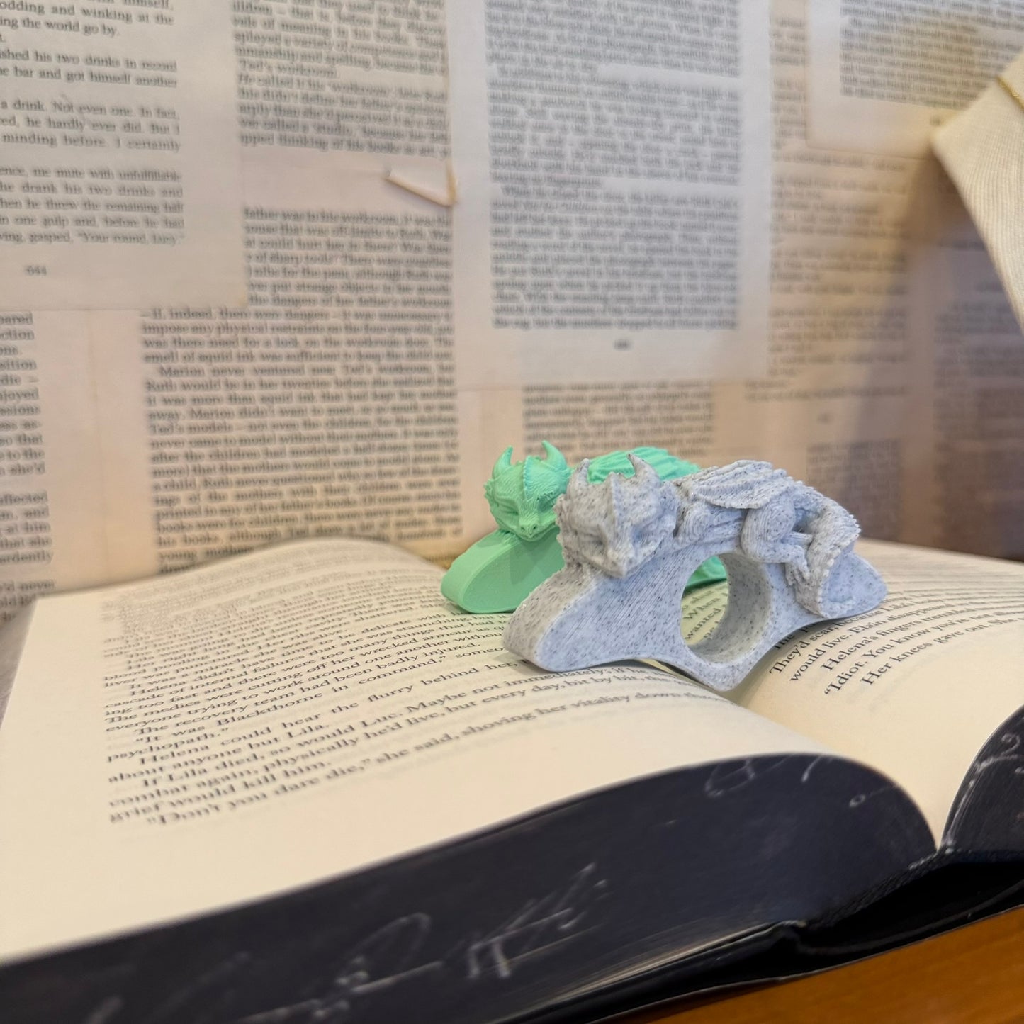 Dragon Page Holder