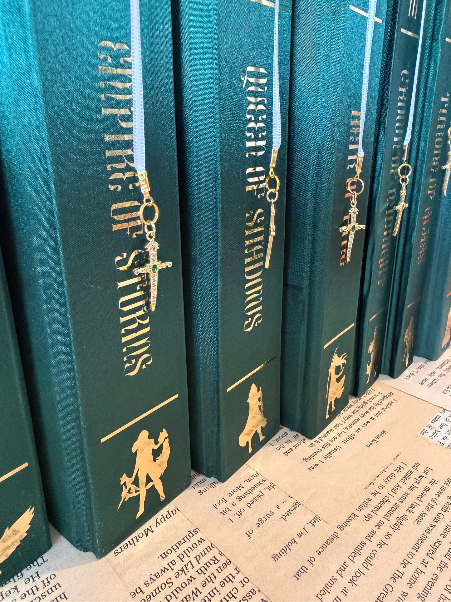 Throne Of Glass Set - Full Watercolour Edges